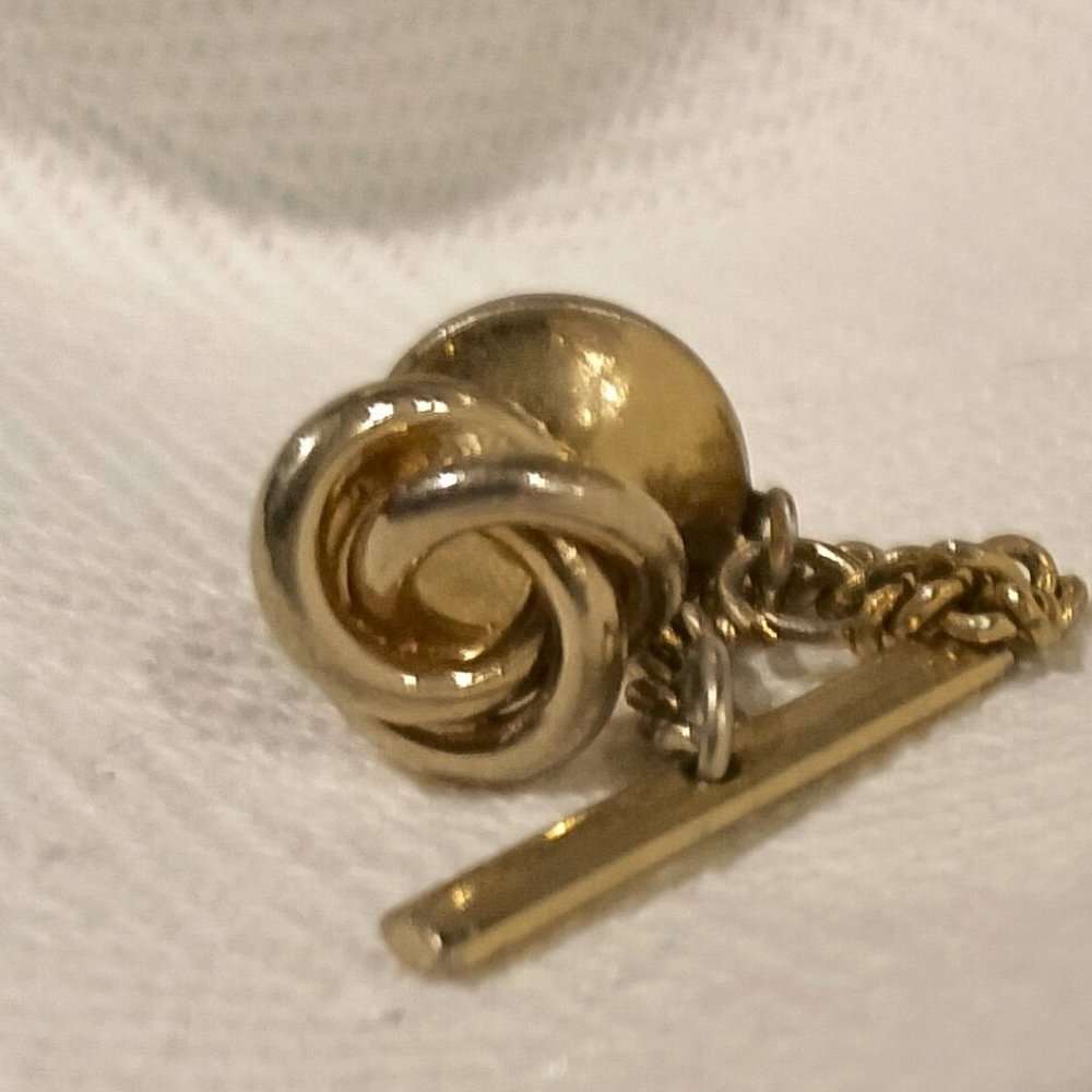 Vintage Swirl Knot Design Tie Tack